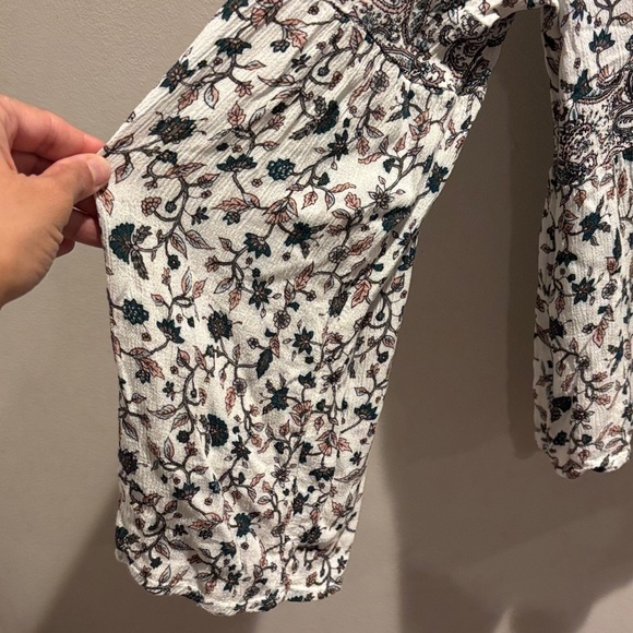 Aeropostale Floral Long Sleeve Blouse - White and Green - Picture 3 of 6